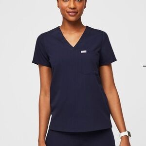 Catarina One-Pocket Scrub Top™